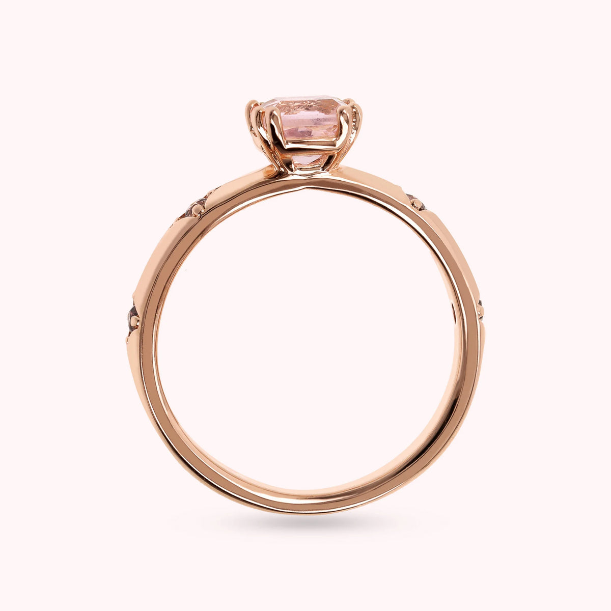 Étoile Solitär-Ring mit kissenförmigem Prisma-Gem-Schliff