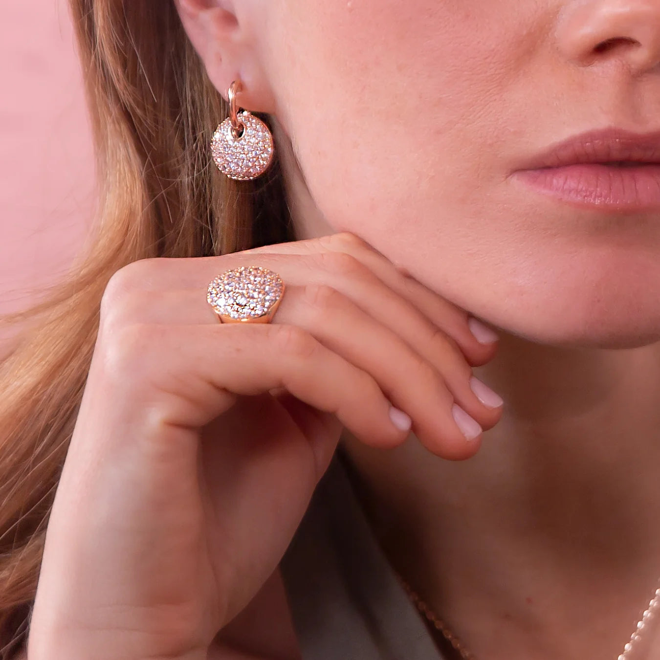 Chevalier-Ring mit rundem Pavé aus Cubic Zirkonia  