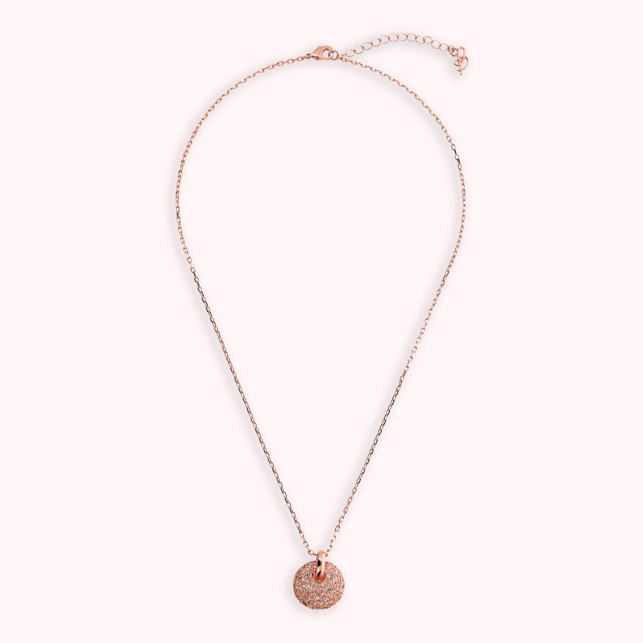 Rolo-Kette mit rundem, durchbrochenem Anhänger und Pavé aus Zirkonia