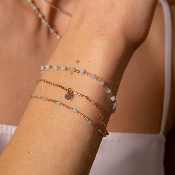 Bracelet chaîne chapelet multibrins avec pendentif émail et cœur