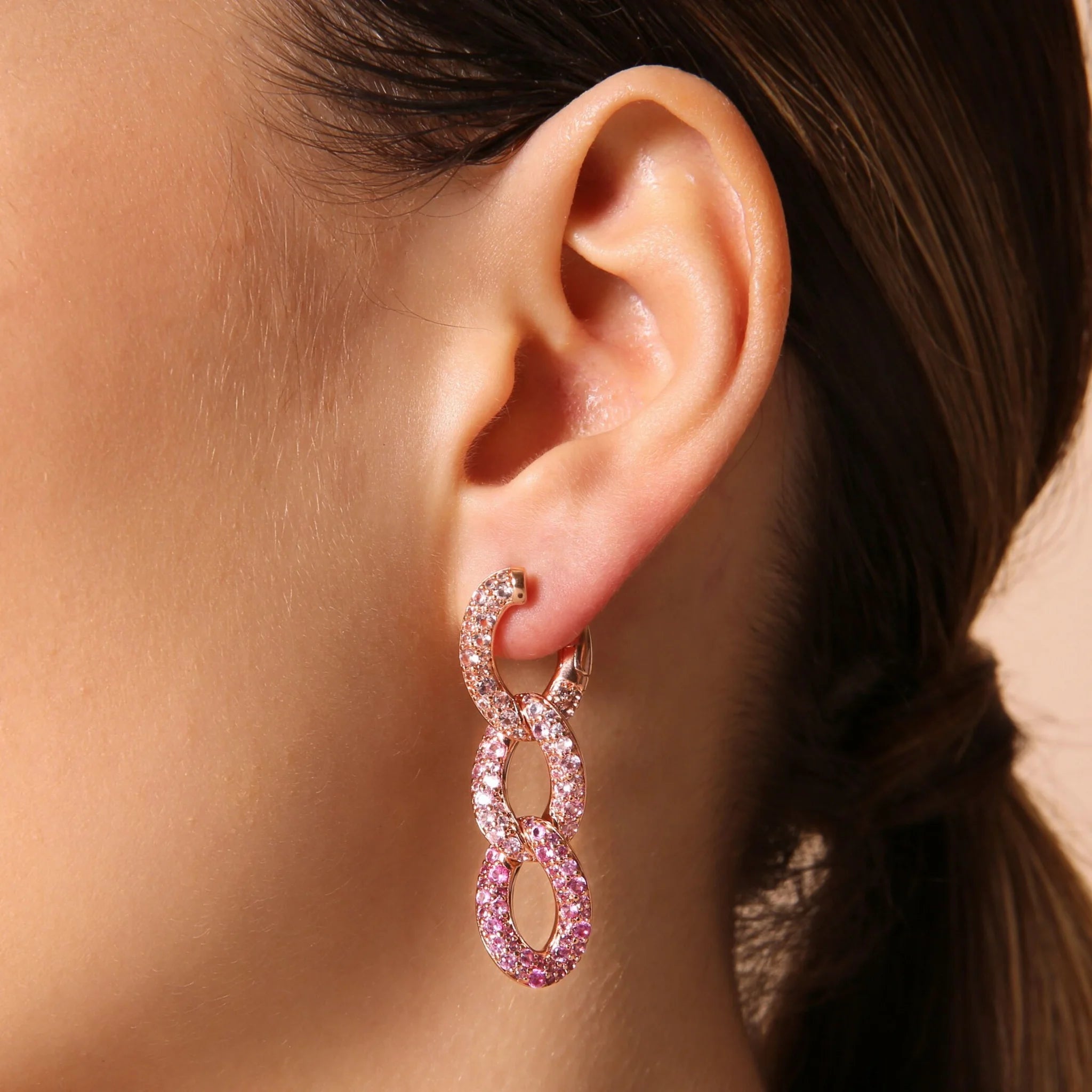 Hängende Ohrringe mit Grumetta-Kette und Pavé aus Zirkonia