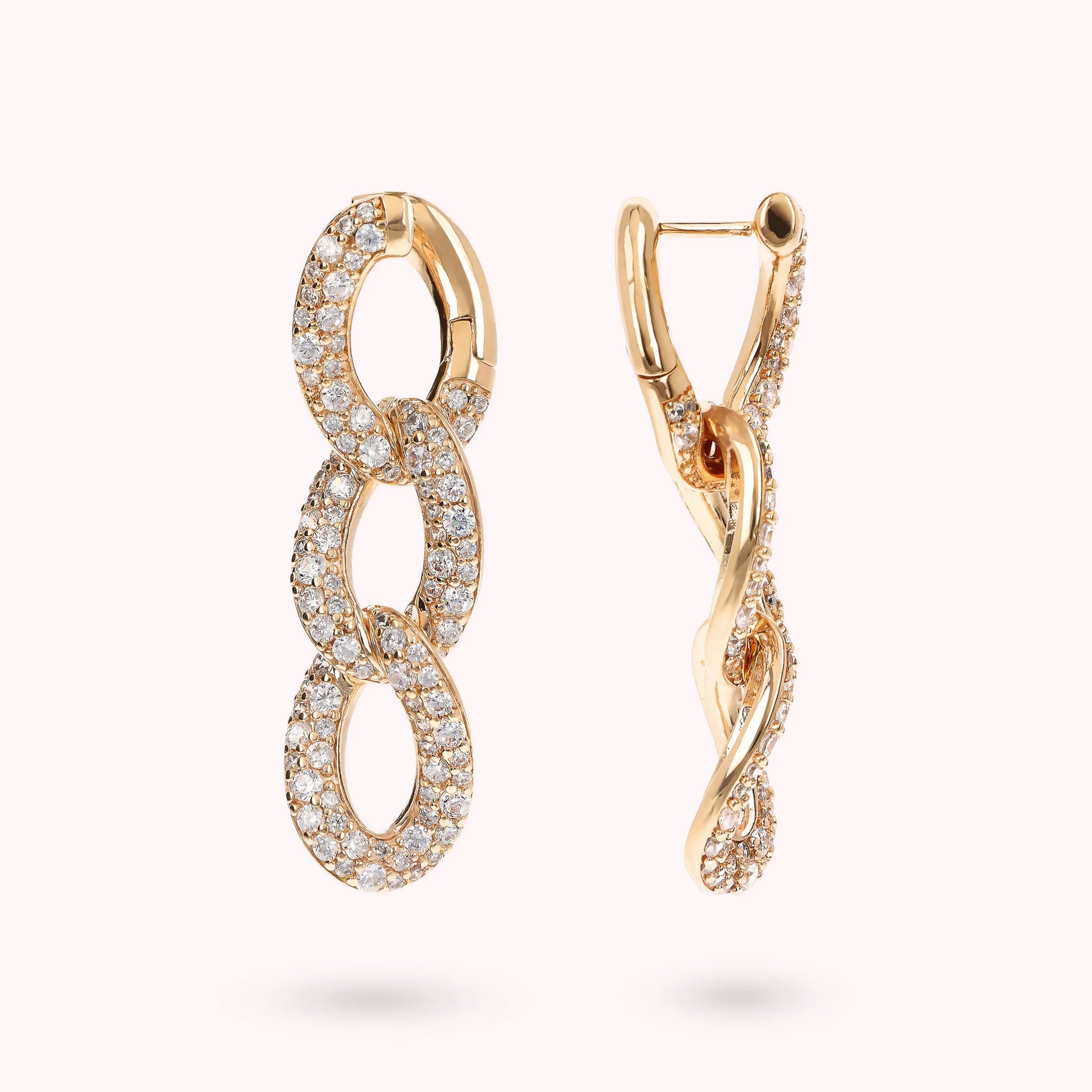Hängende Ohrringe in Goldton mit Grumetta-Kette und Pavé aus Zirkonia