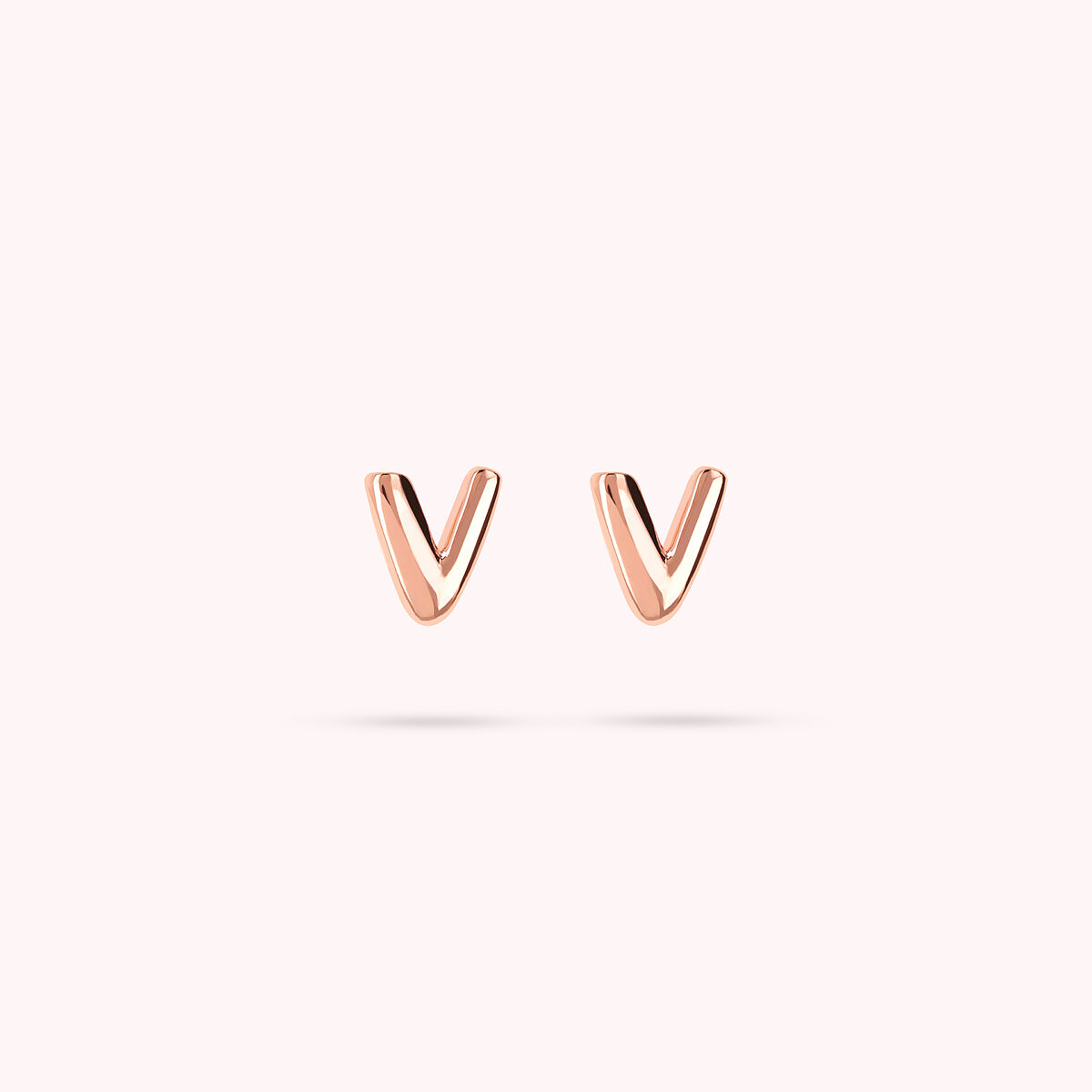 Ohrstecker mit Buchstaben