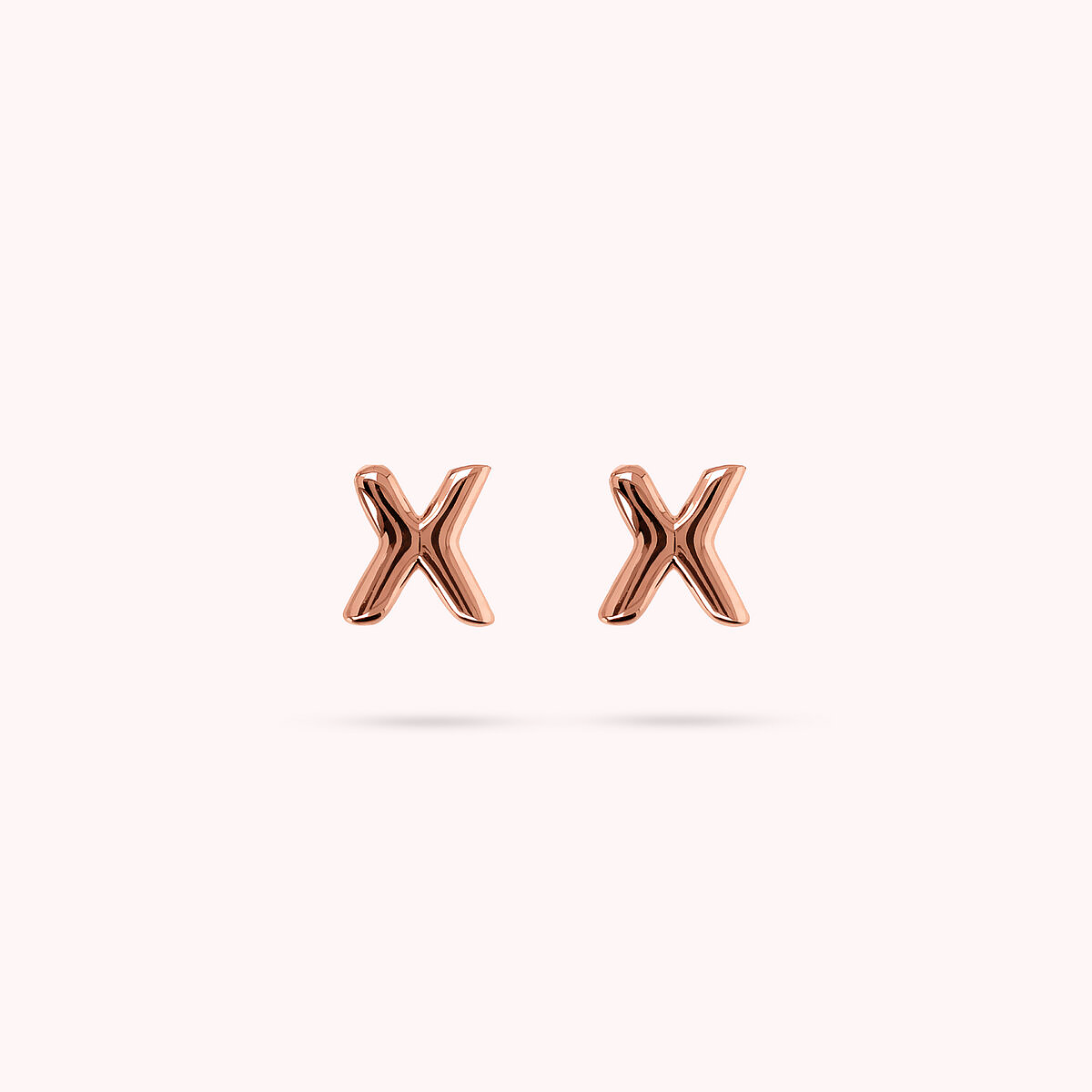 Ohrstecker mit Buchstaben