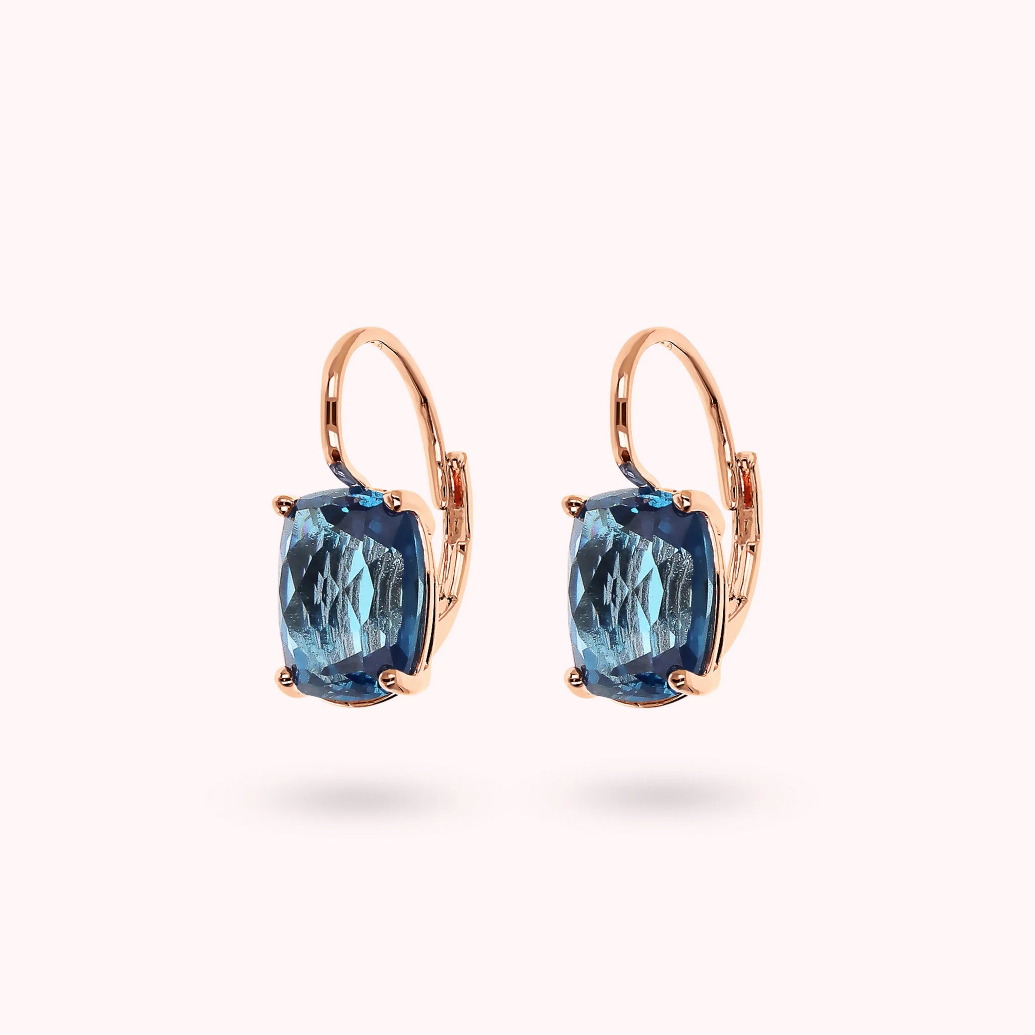 Essentiel Earrings with Mosaic Cut Prisma Gem