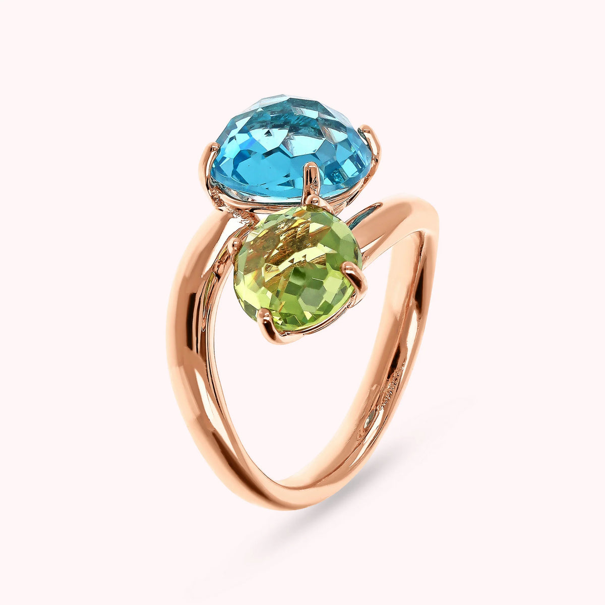 Contrarié Ring with Prism Gem Mosaic Cut