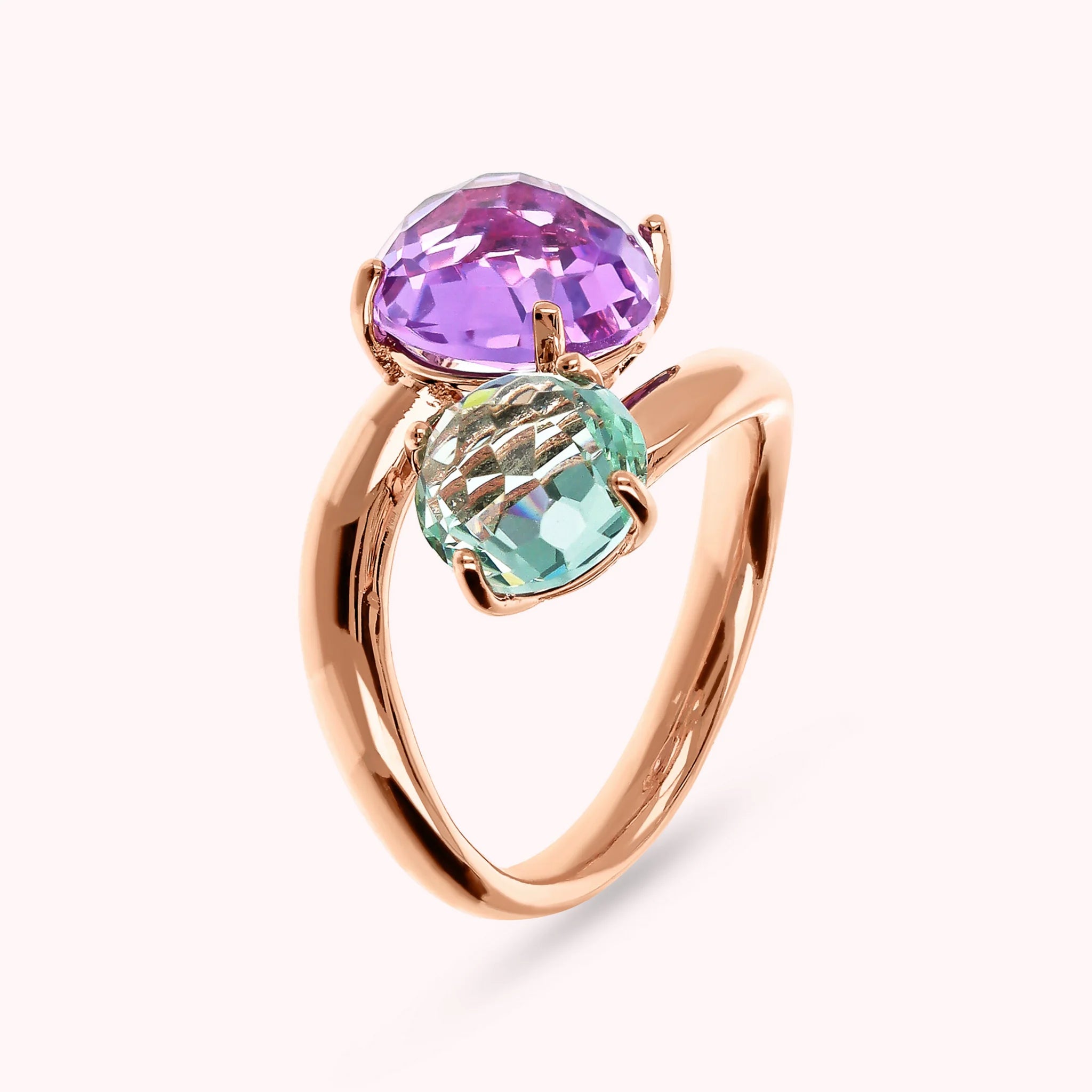 Anello Essentiel Contrarié con Prisma Gem Taglio Mosaico