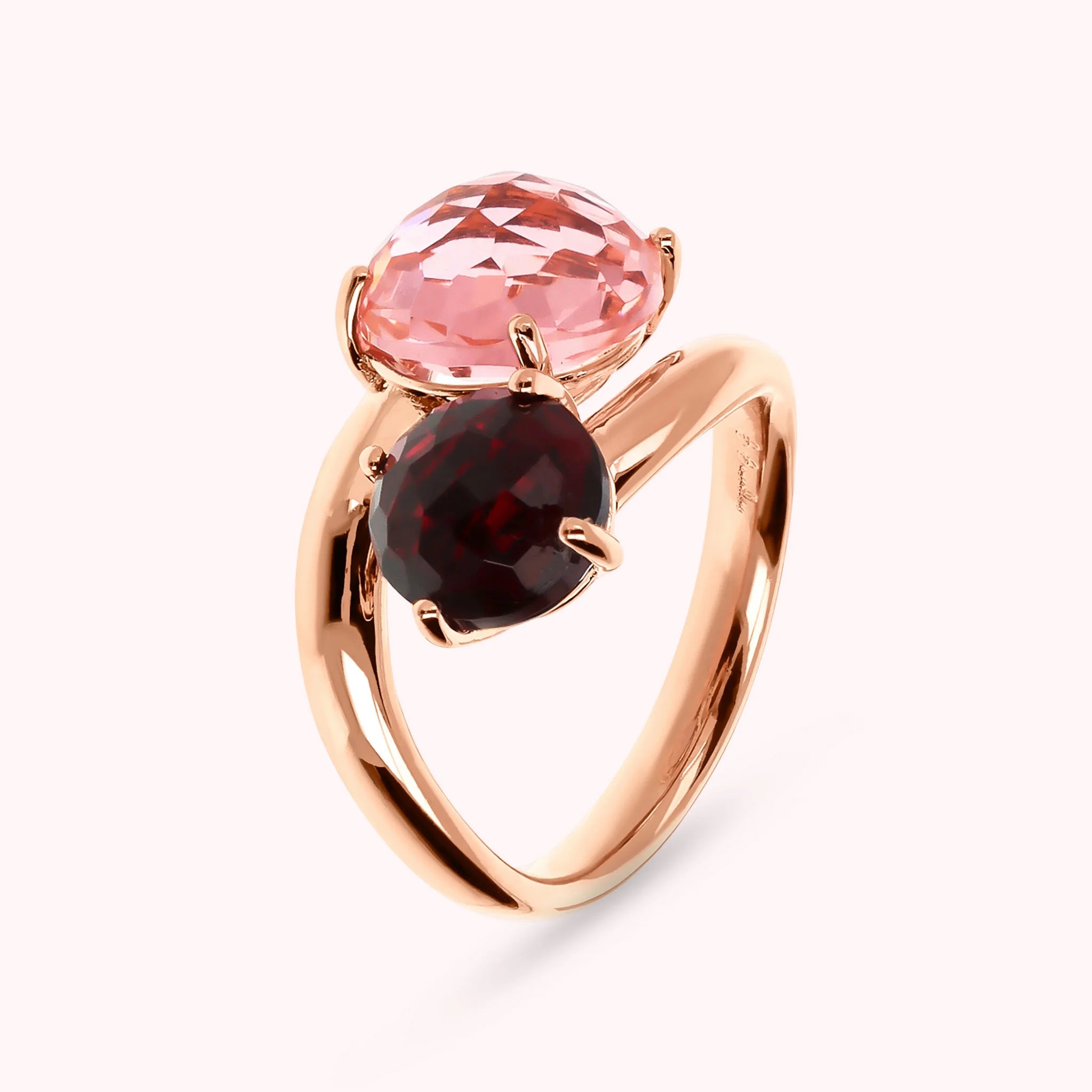 Anello Essentiel Contrarié con Prisma Gem Taglio Mosaico