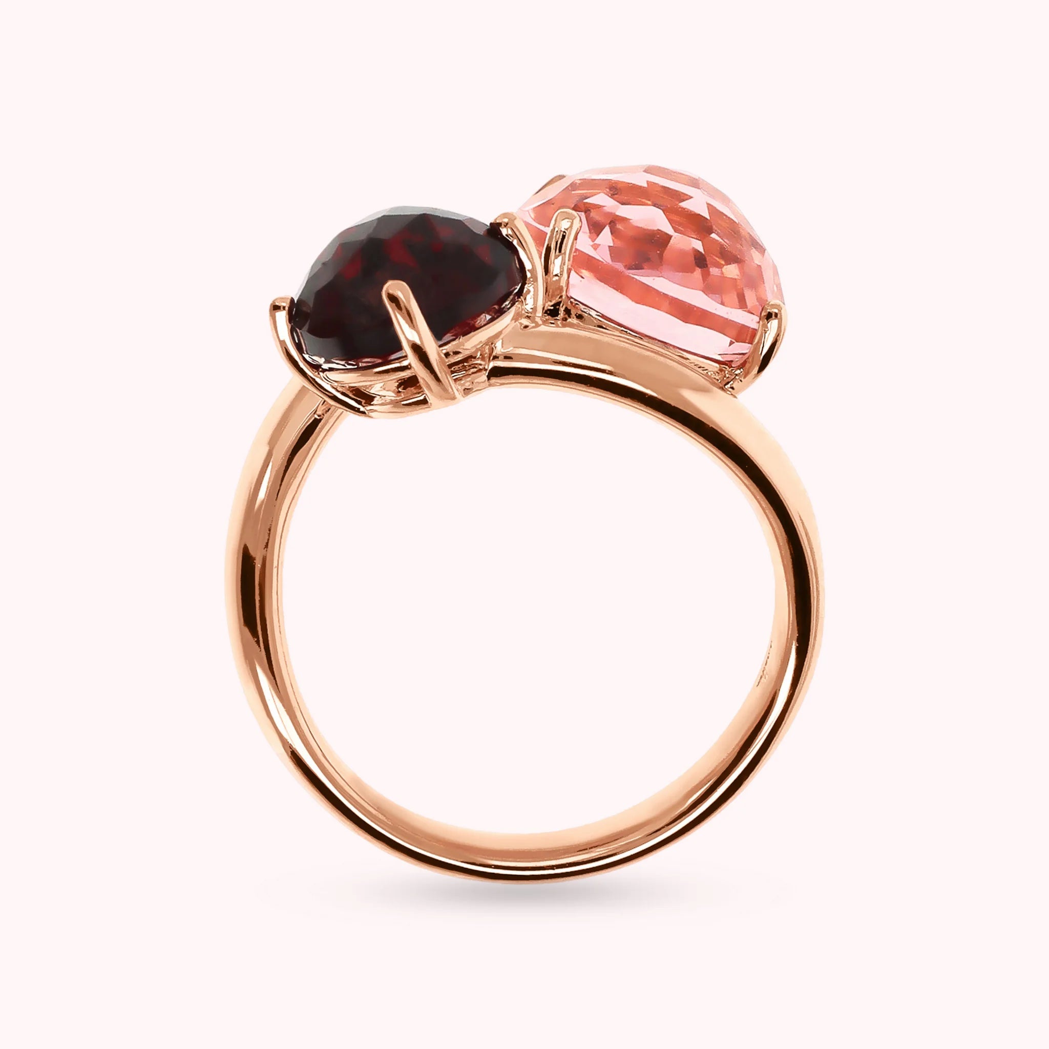 Anello Essentiel Contrarié con Prisma Gem Taglio Mosaico