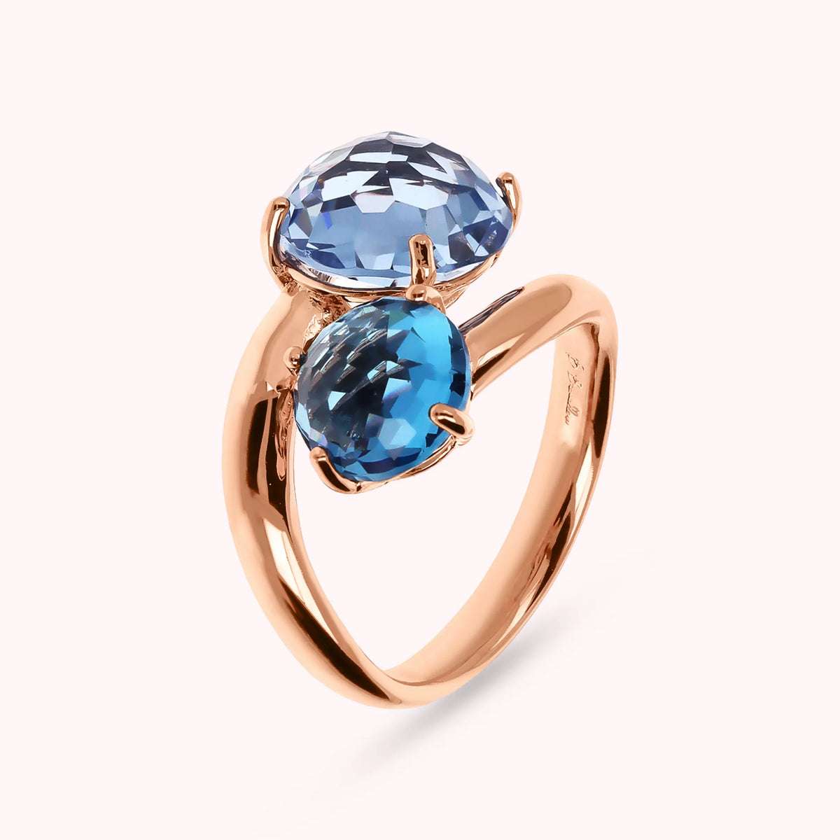 Contrarié Ring with Prism Gem Mosaic Cut
