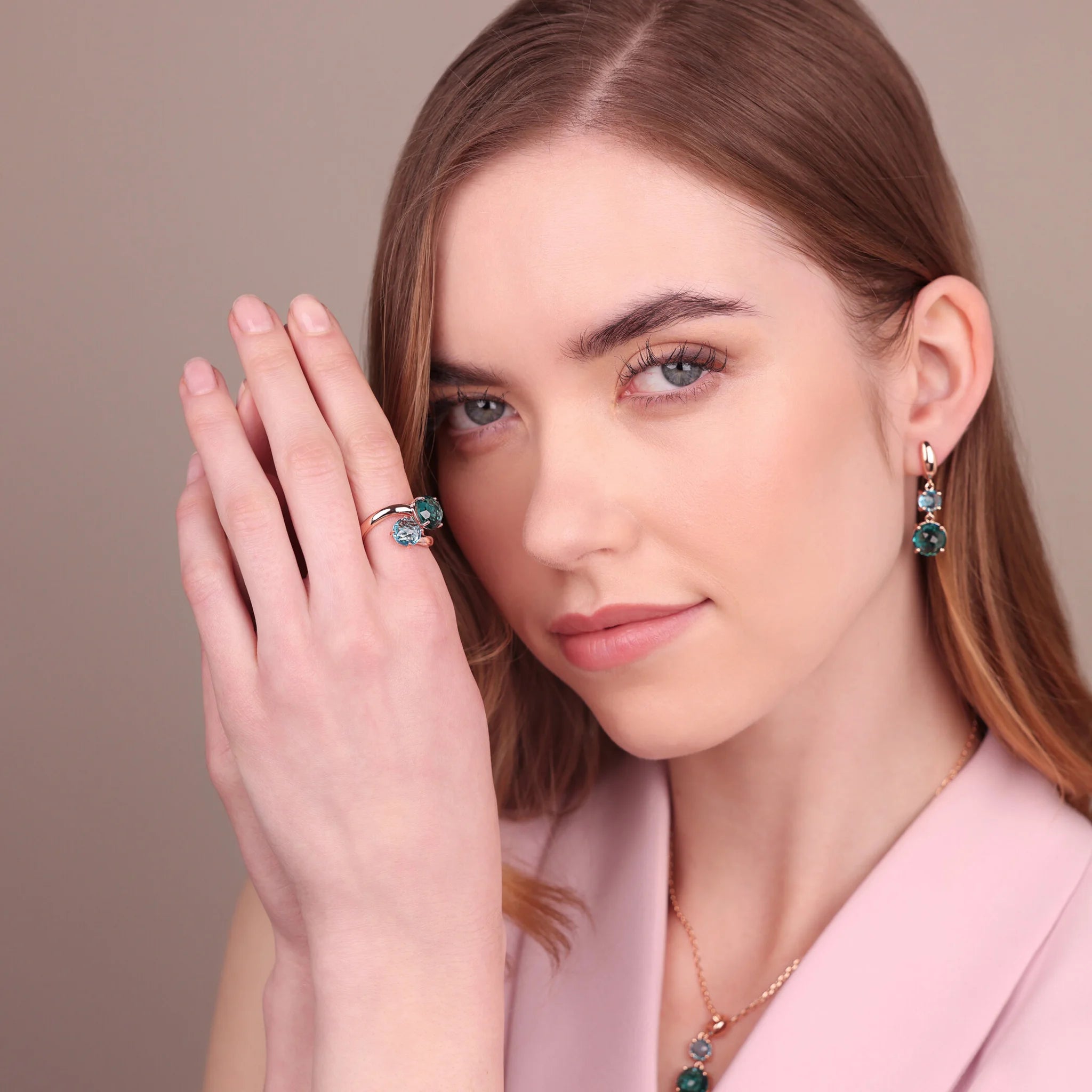 Bague Contrarié avec Prisma Gem Taille Mosaïque