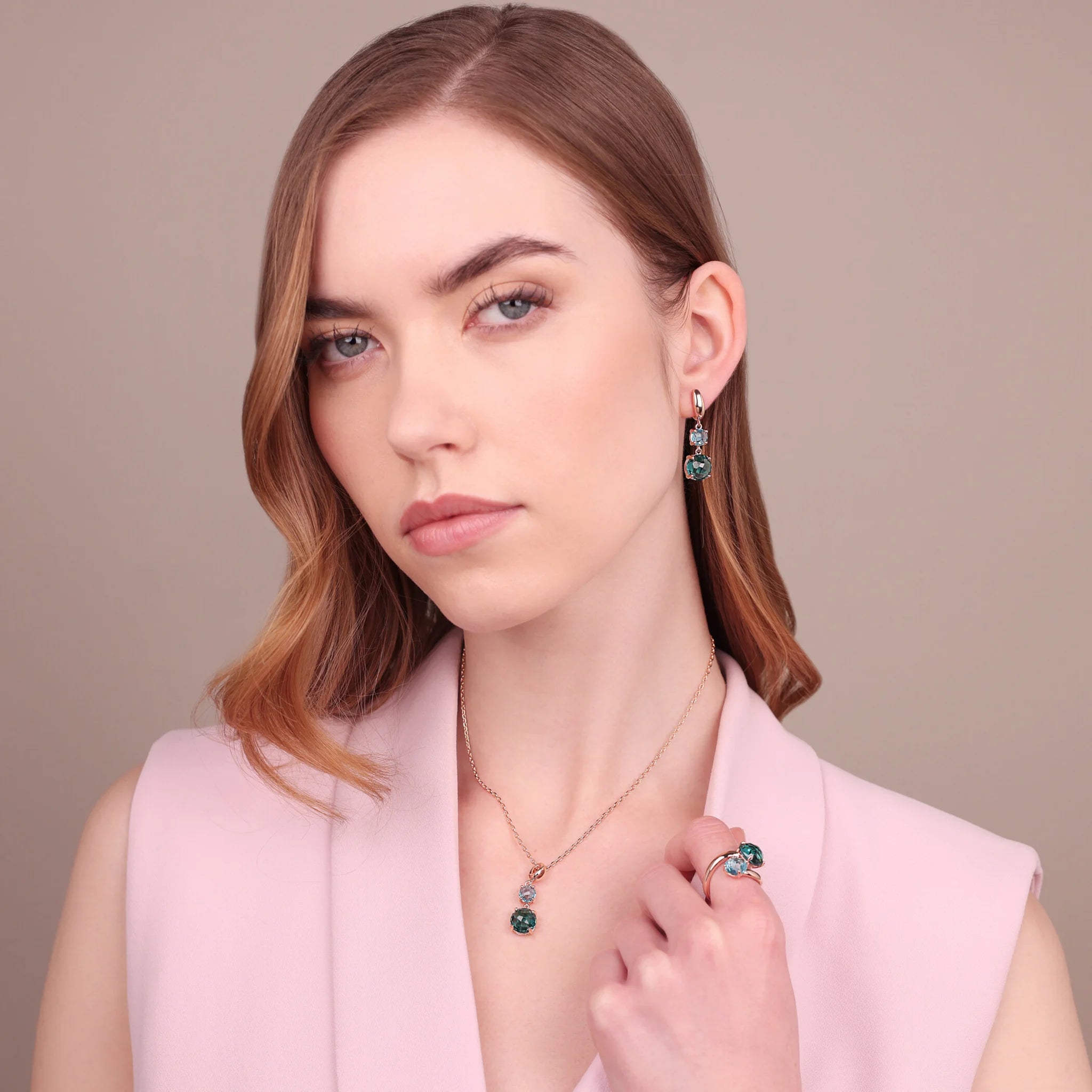 Bague Contrarié avec Prisma Gem Taille Mosaïque