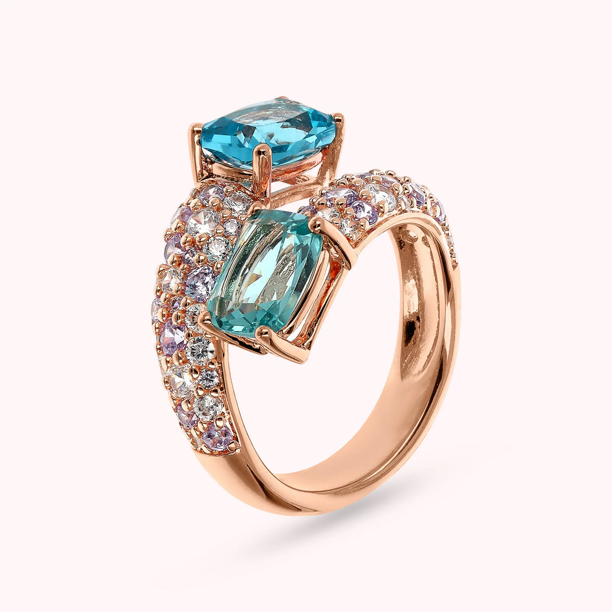 Contrarié-Ring mit Mosaik im Prismenschliff und Zirkonia-Pavé