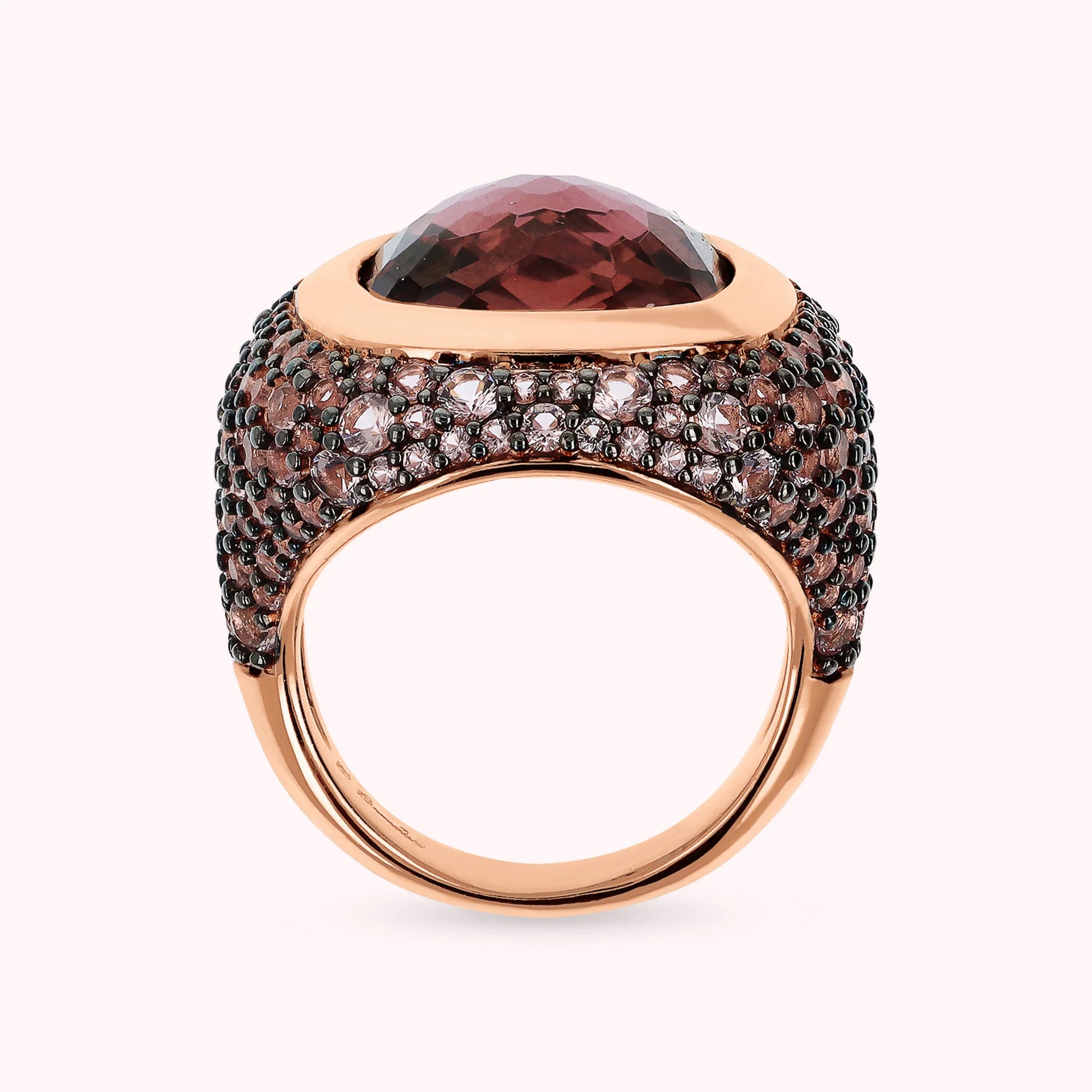 Bague Chevalier avec pavé de pierres précieuses Prisma et de zircon cubique