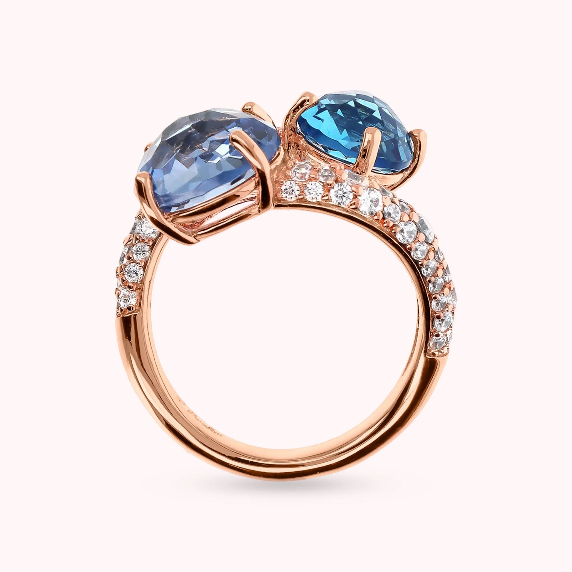 Contrarié-Ring mit rundem Edelsteinprisma und Zirkonia-Pavé