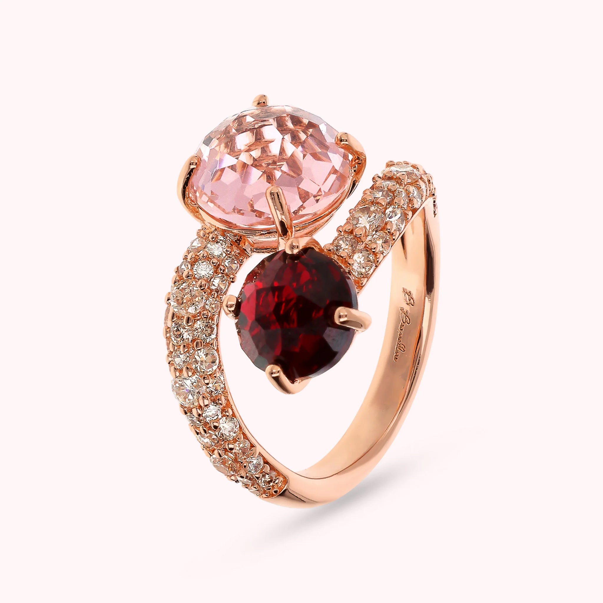 Anello Contrarié con Prisma Gem Tonde e Pavé di Cubic Zirconia