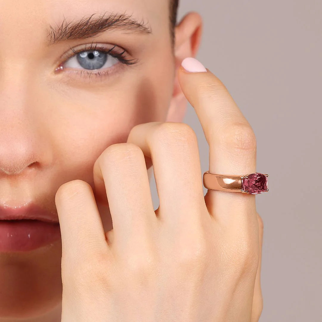 Anello Essentiel a Fascia con Prisma Gem Taglio Mosaico