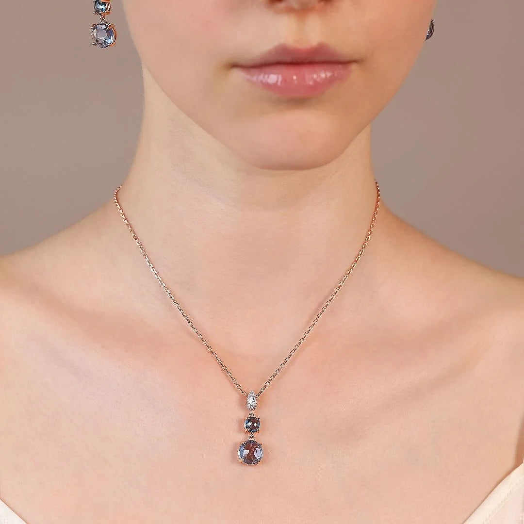 Halskette mit rundem Edelsteinprisma-Anhänger und Zirkonia-Pavé