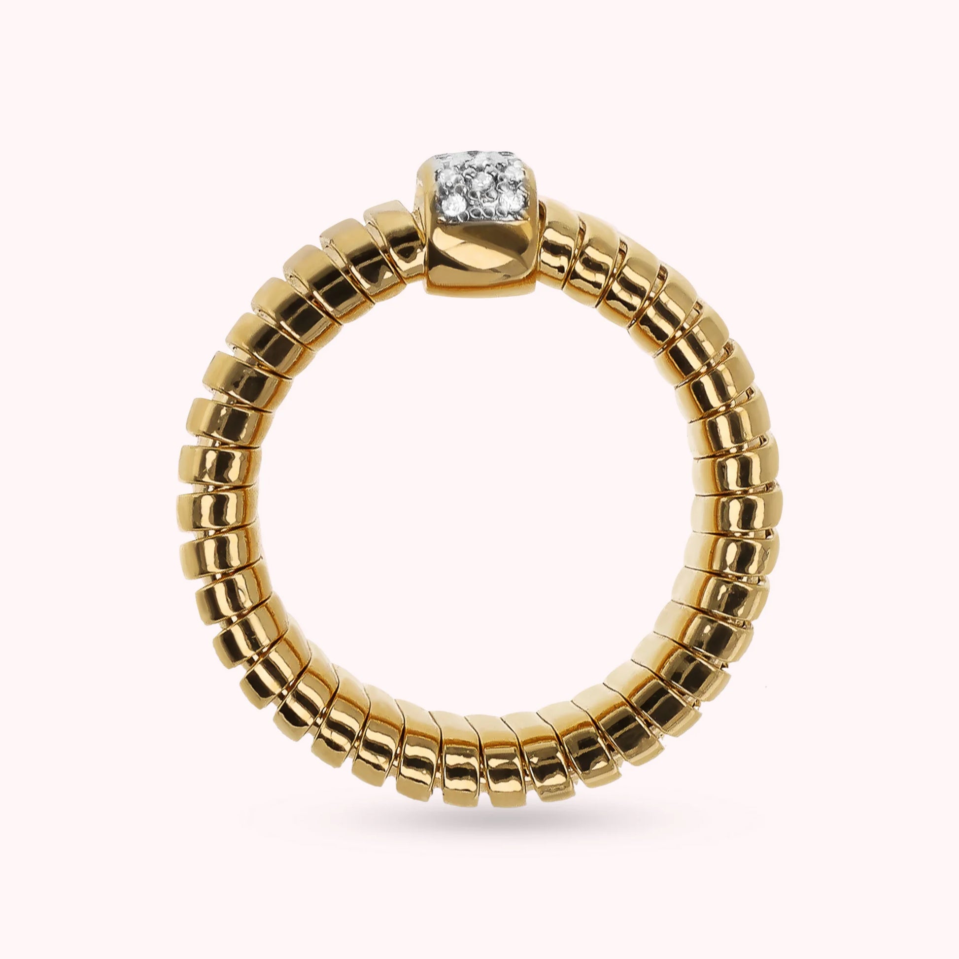 Bague en tubogas doré avec pavé de zirconium cubique