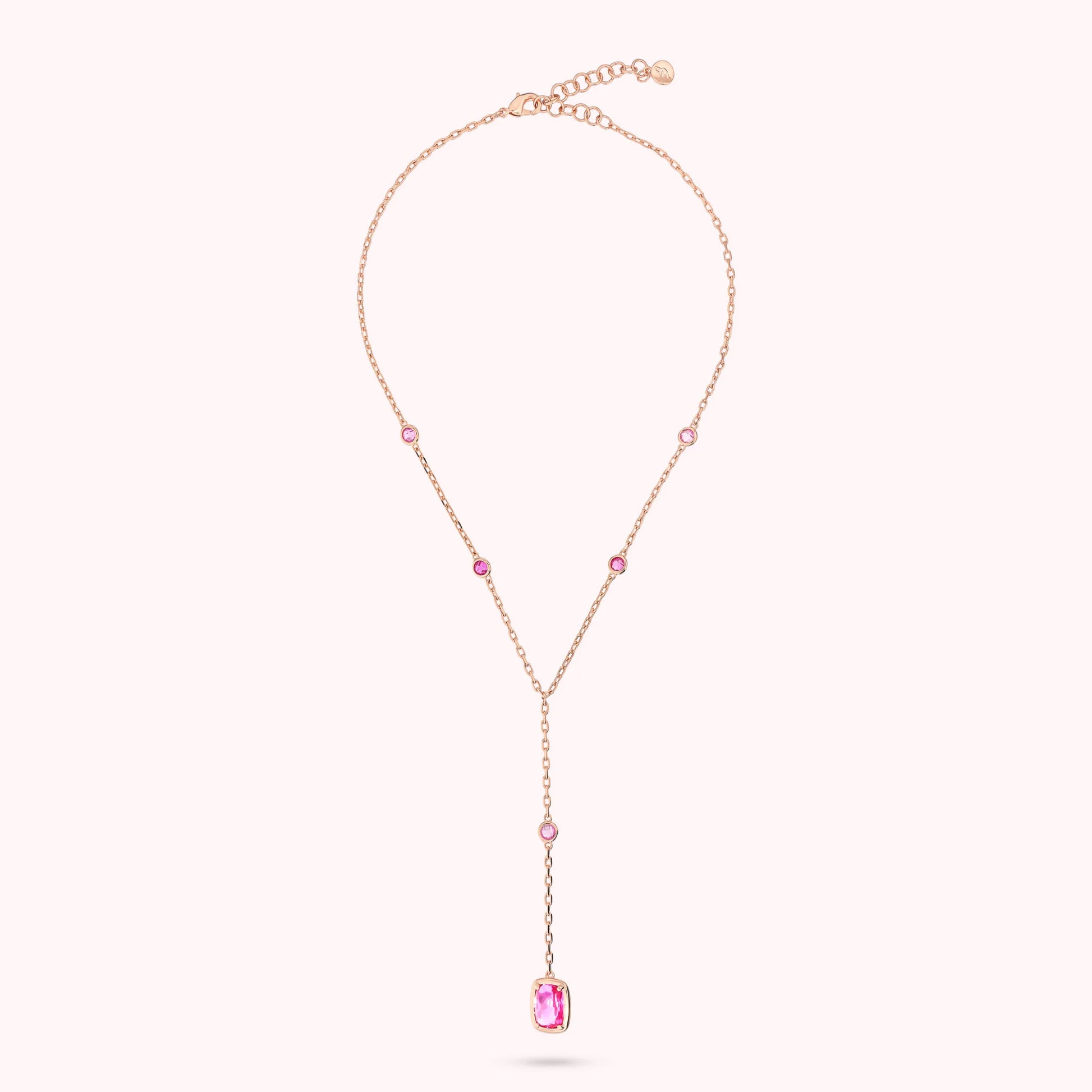 Collier de cravate avec pierres rondes, prisme et baguette