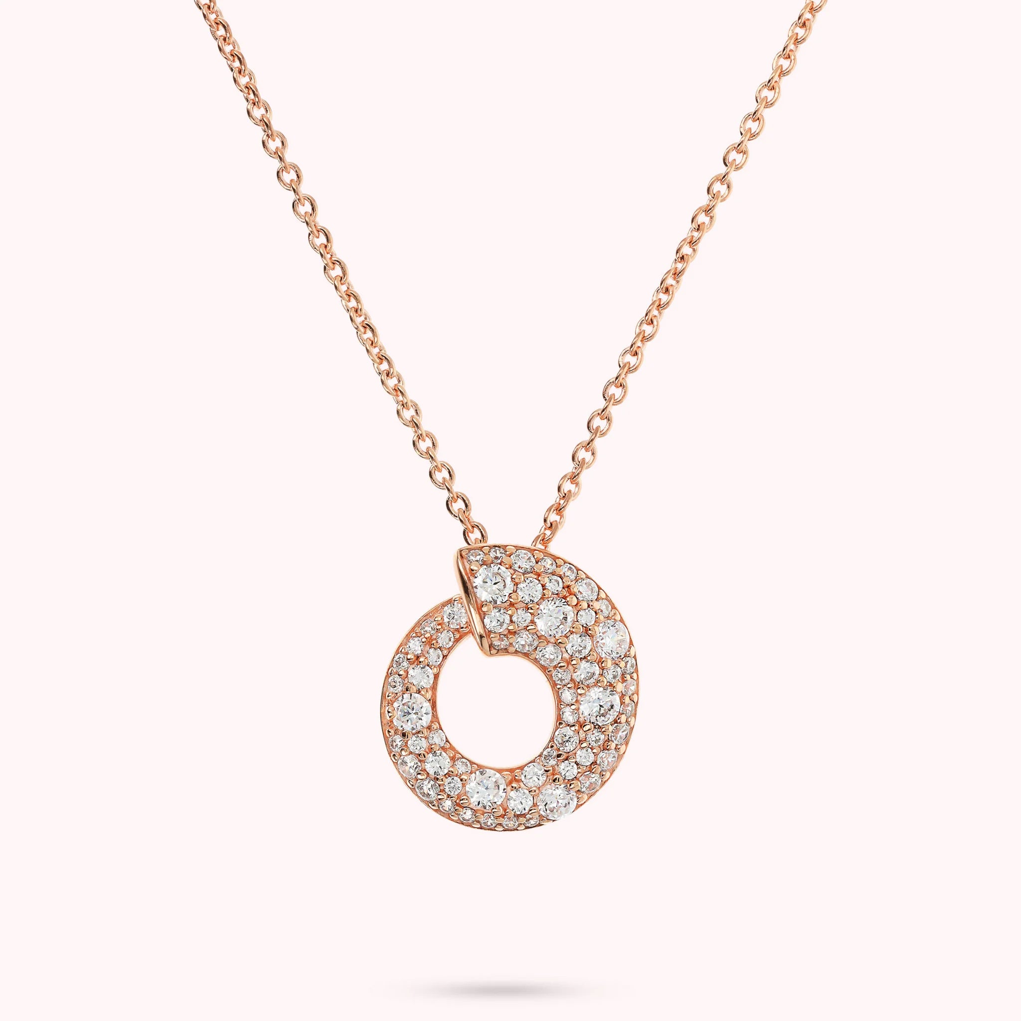 Collier à pendentif cercle gradué en pavé mixte