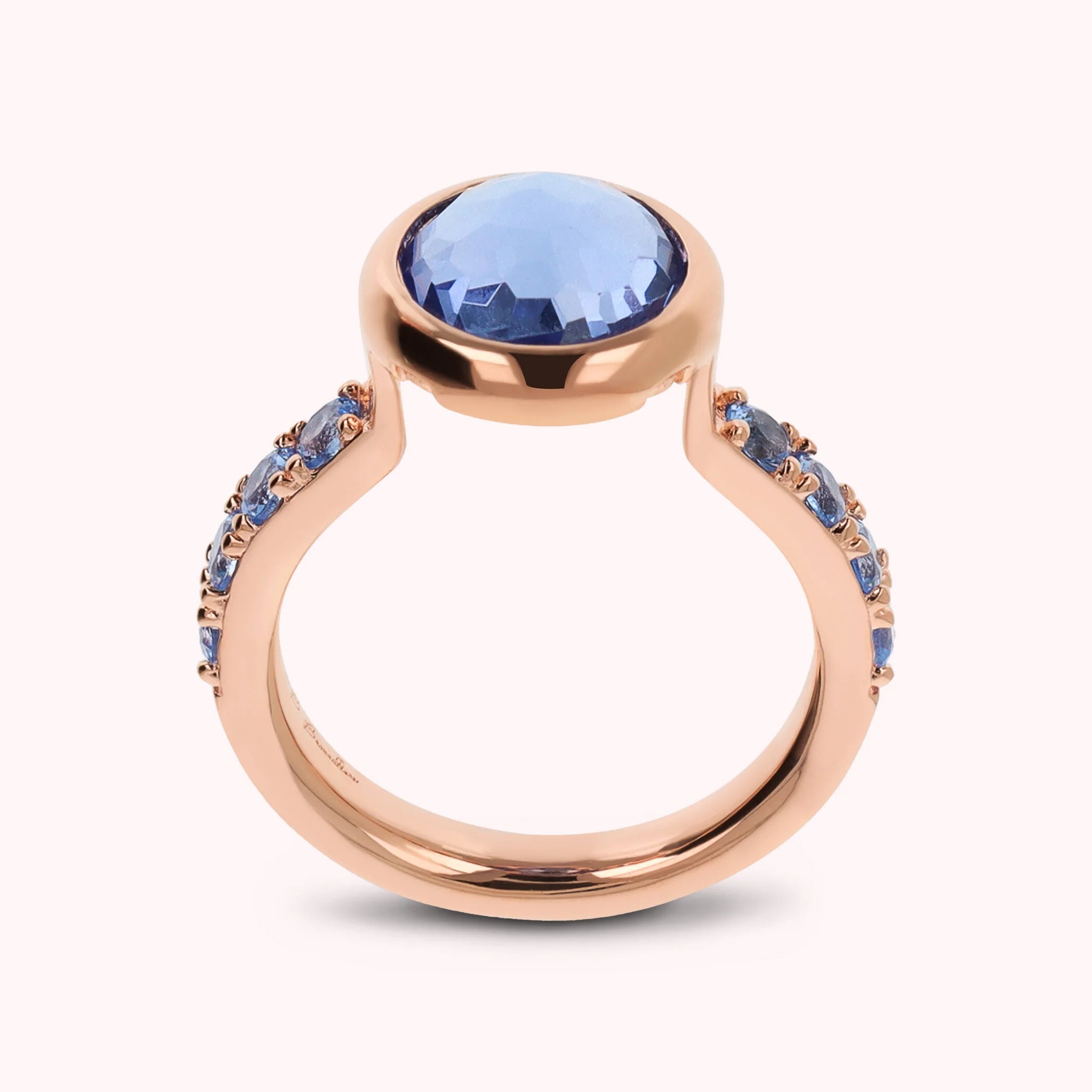 Cocktailring mit kubischem Zirkon und rundem Edelsteinprisma