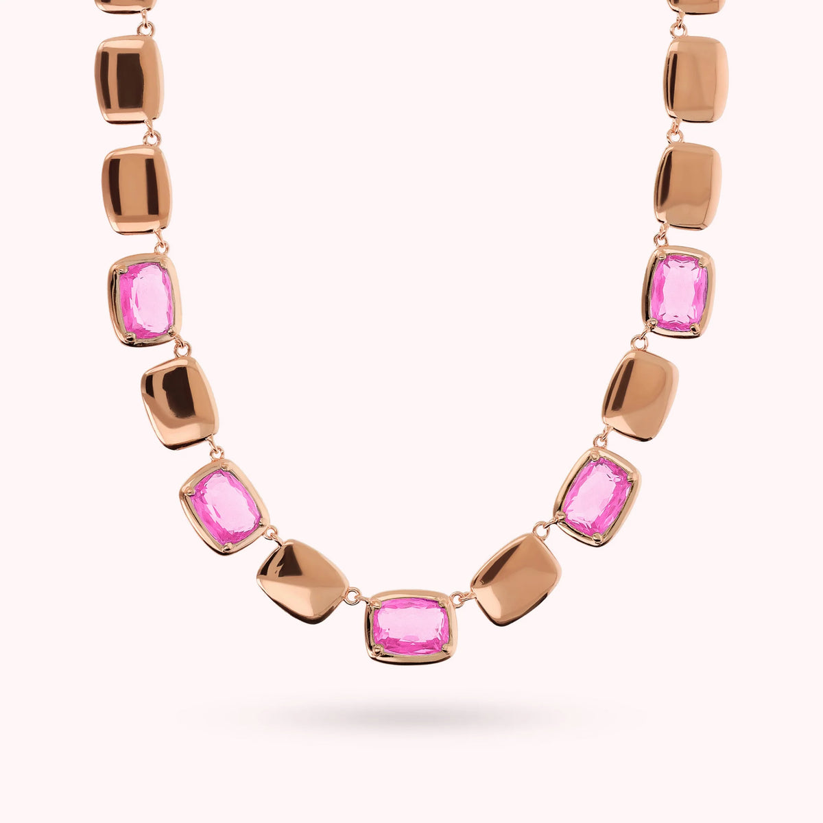 Collier ras du cou avec pépites brillantes et prismes de pierres baguettes