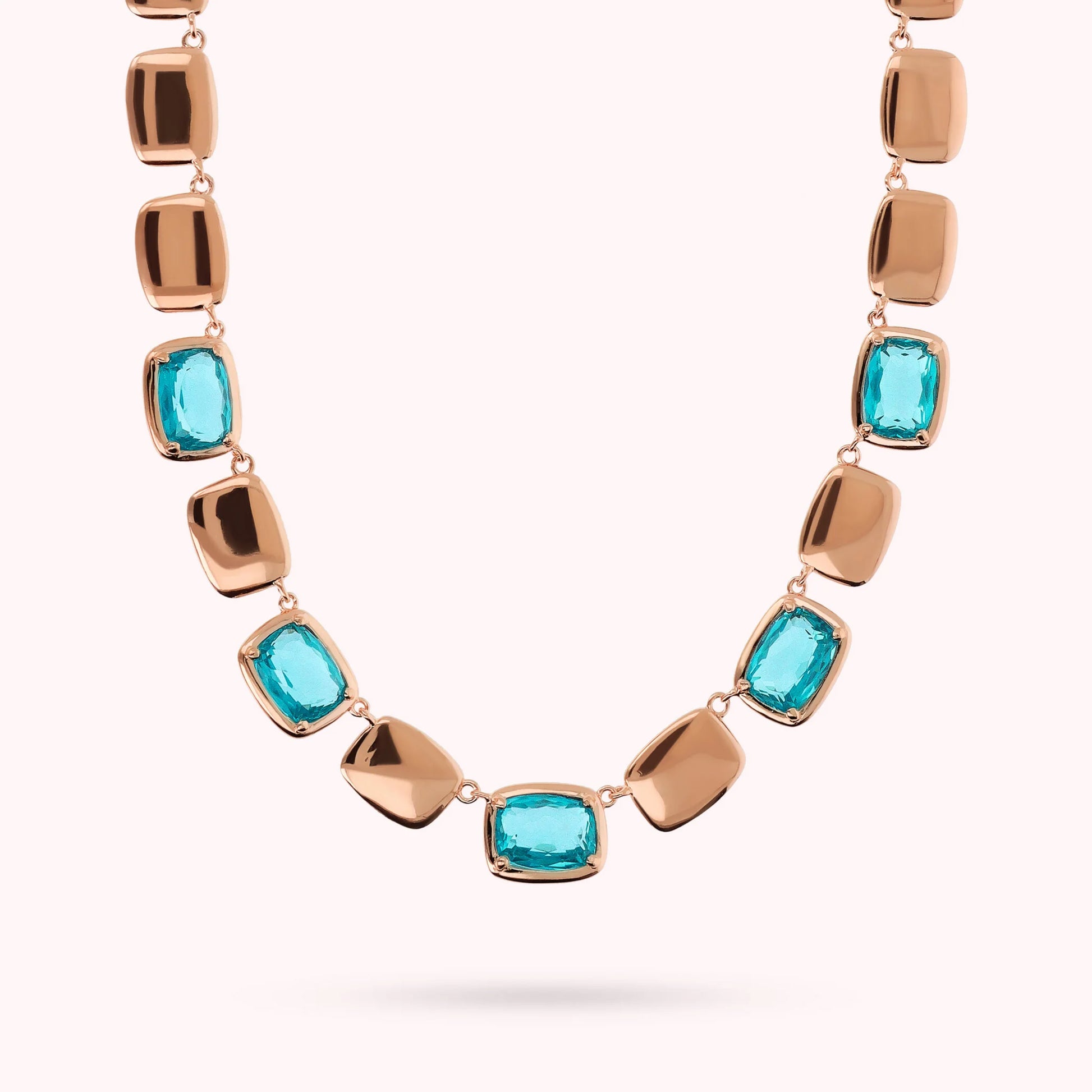 Collier ras du cou avec pépites brillantes et prismes de pierres baguettes