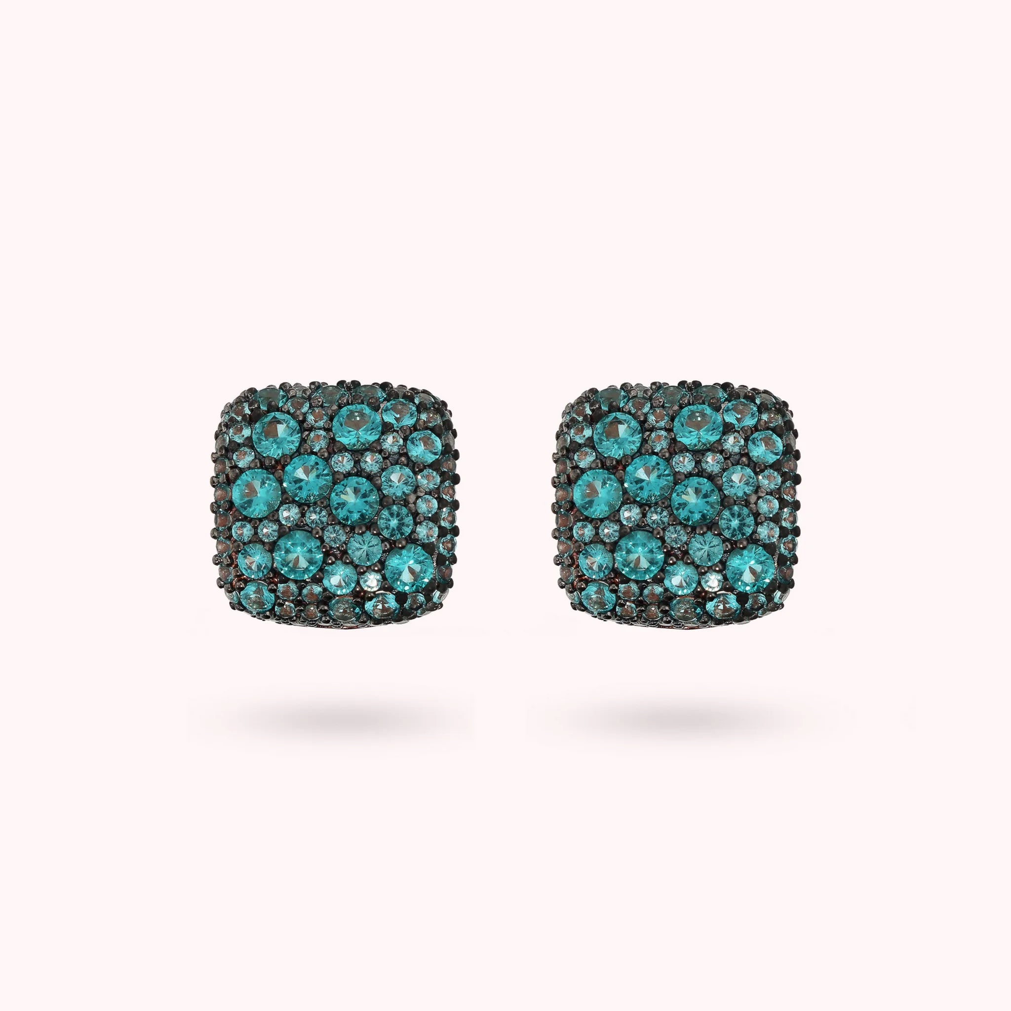 Orecchini a Lobo Quadrati con Pavé di Cubic Zirconia