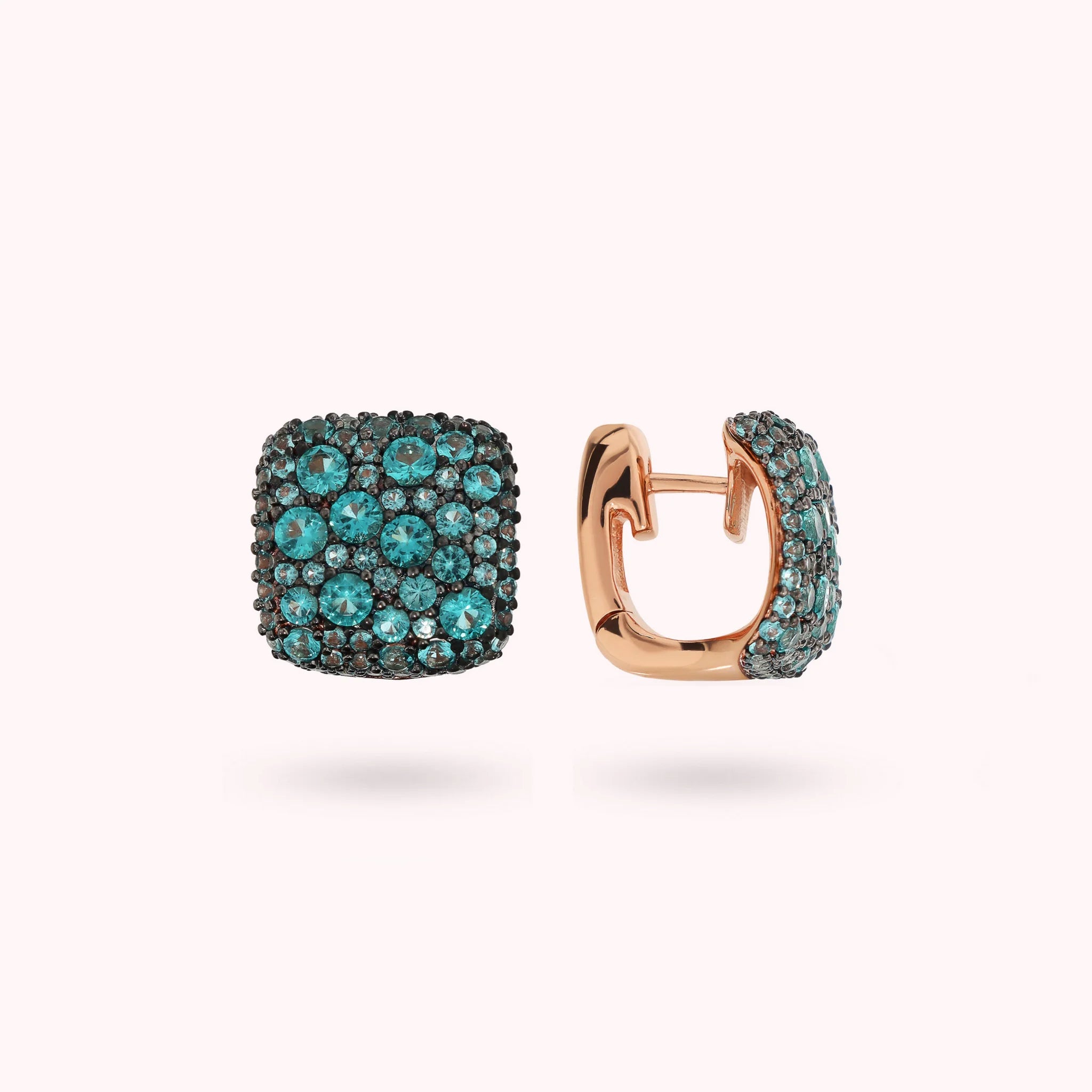 Orecchini a Lobo Quadrati con Pavé di Cubic Zirconia
