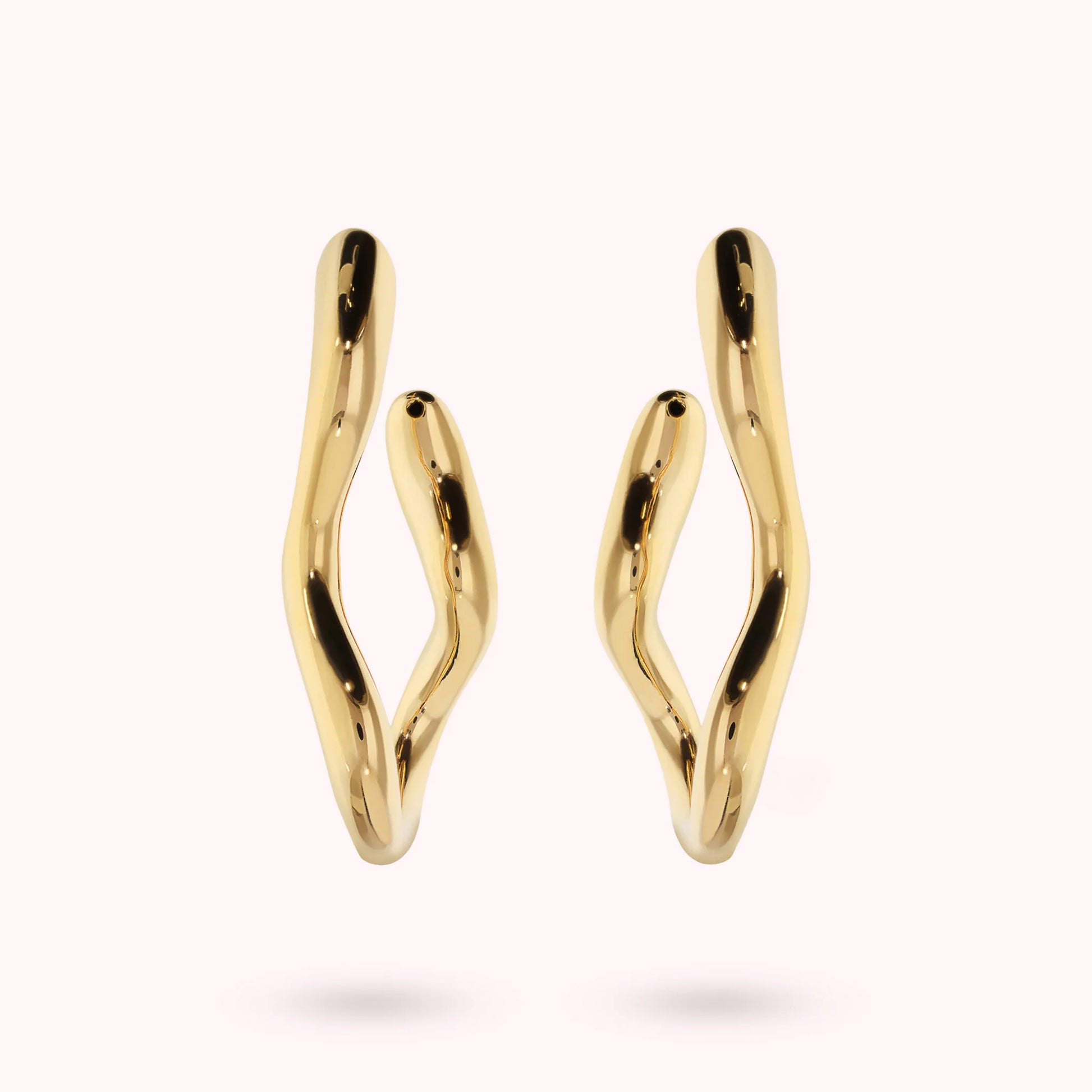 Pendants d'oreilles sinueux dorés