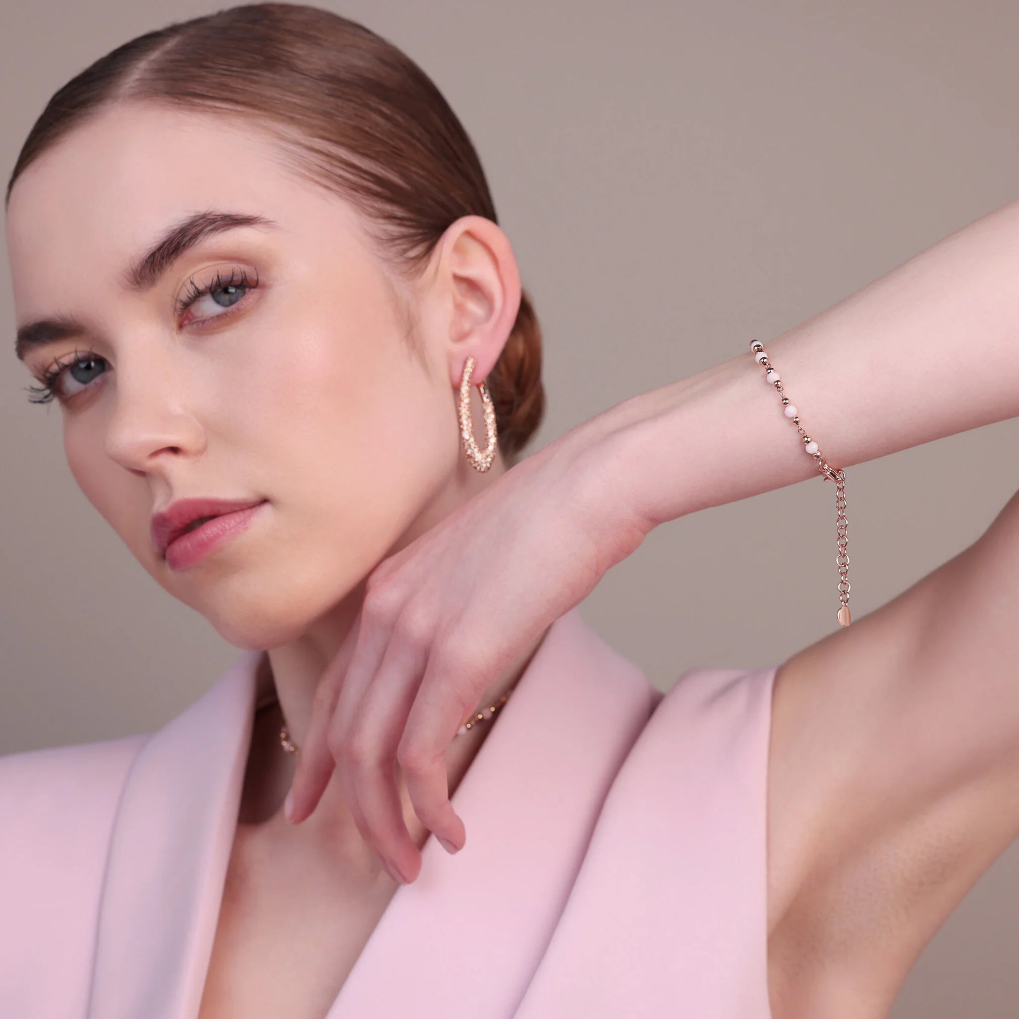 Oval Earrings in Cubic Zirconia Pavé