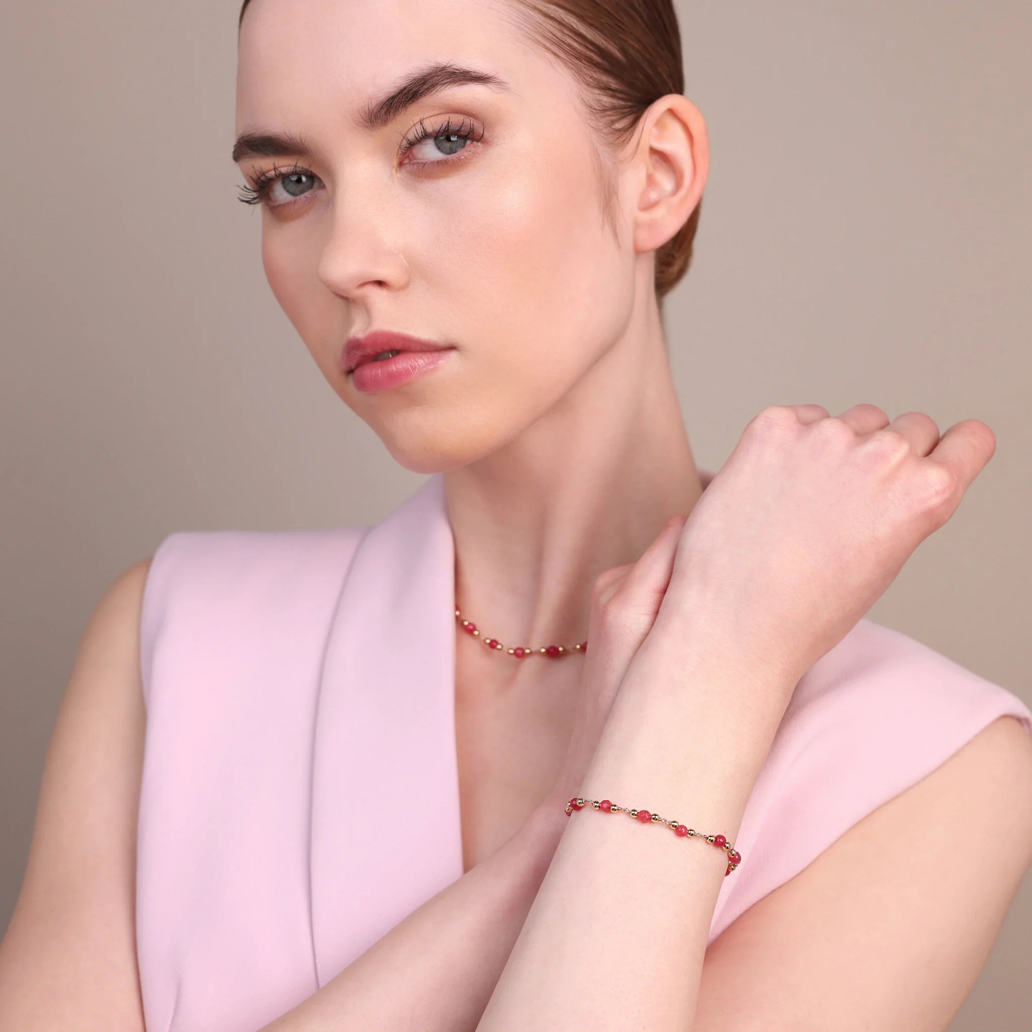 Rosenkranz-Armband mit facettierten Natursteinen