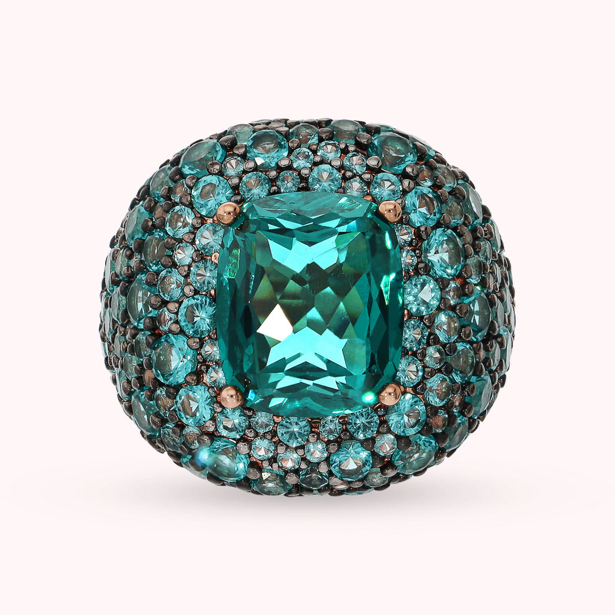 Anello Cocktail Graduato con Prisma Gem e Pavé